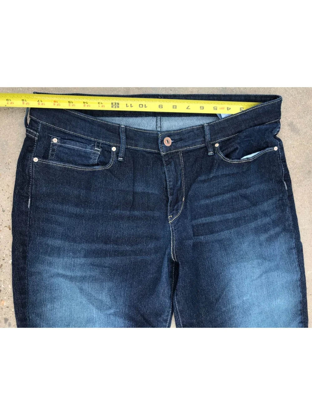 Levi's Classic Bootcut Jeans Women's Size 18M  34x32 Blue Dark Wash Denim